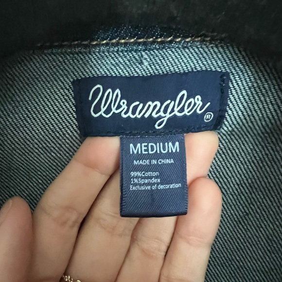 EUC Wrangler Patchwork Traveler Jean Jacket Size Medium - Picture 9 of 10